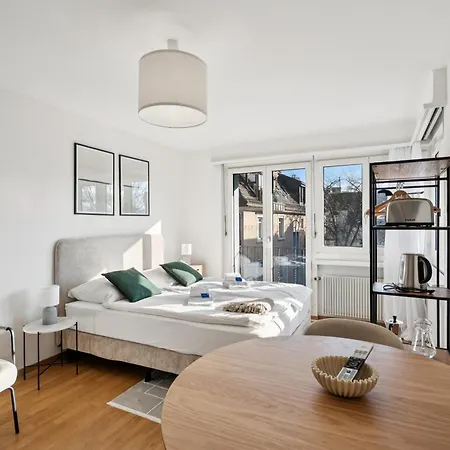 - Crown 43 * Zürich