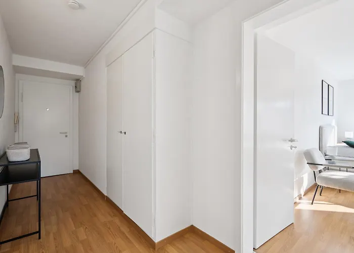 - Crown 43 Apartment *