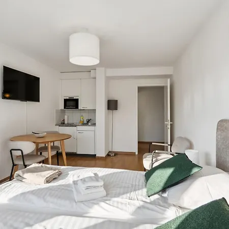 - Crown 43 Apartament Zurych