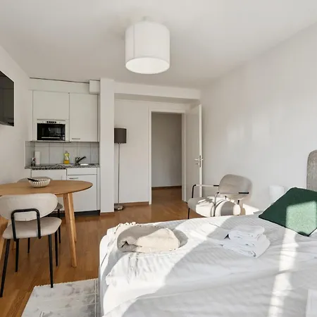 - Crown 43 Apartament