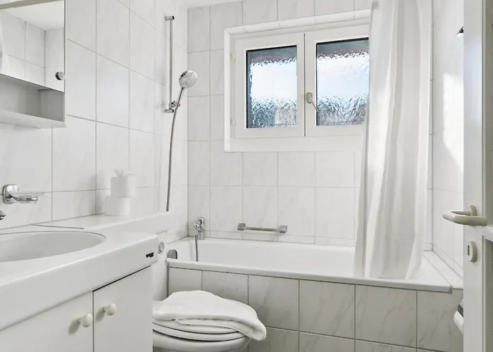 - Crown 43 苏黎世